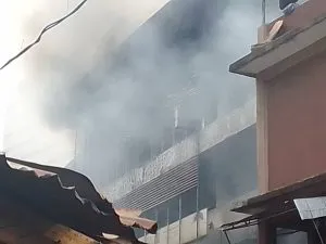 JUST IN: Fire outbreak at Balogun Market (+Photos)